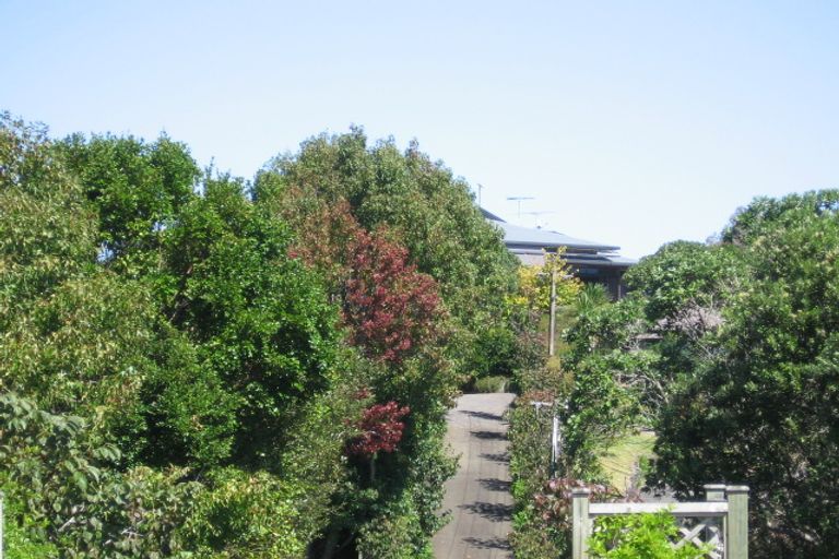 Photo of property in 2/116 Beach Road, Castor Bay, Auckland, 0620