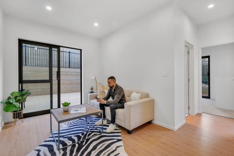 Photo of property in 60a Powrie Street, Glenfield, Auckland, 0629