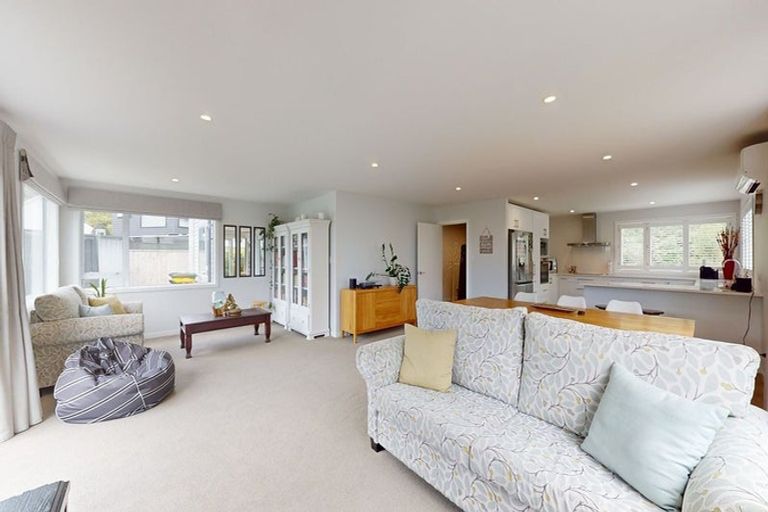 Photo of property in 92 Silverstream Road, Crofton Downs, Wellington, 6035