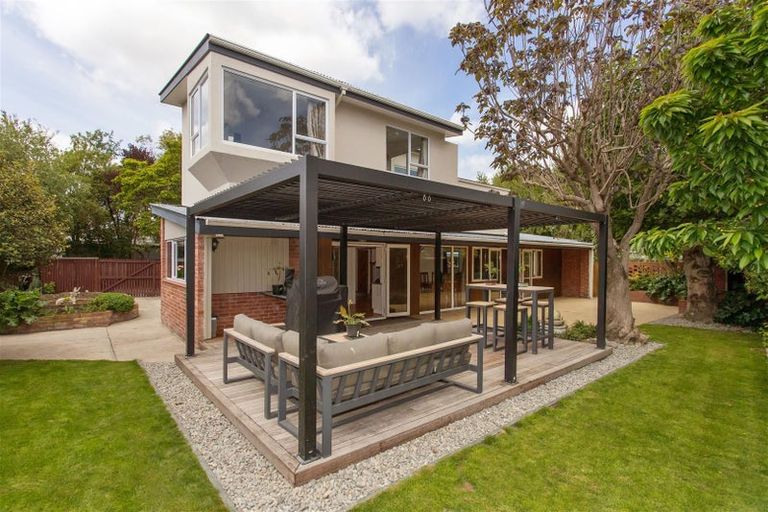 Photo of property in 7 Sawtell Place, Northcote, Christchurch, 8052