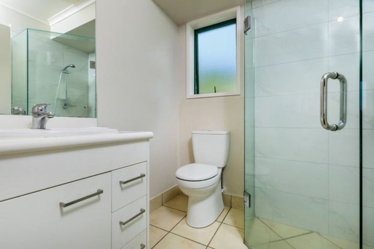 Photo of property in 7 Roberta Crescent, Orewa, 0931