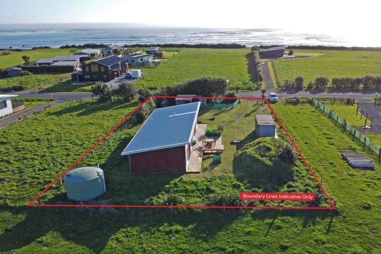 Photo of property in 62 Anglers Avenue, Warea, New Plymouth, 4381