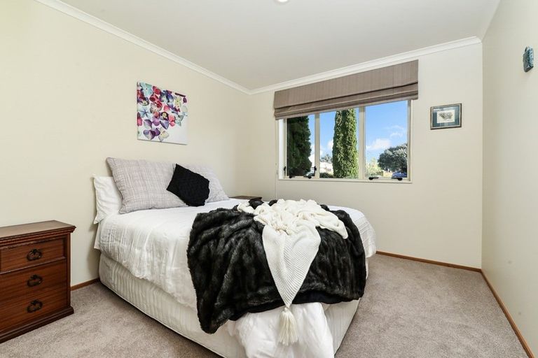 Photo of property in 12 Fencourt Place, Rototuna North, Hamilton, 3210