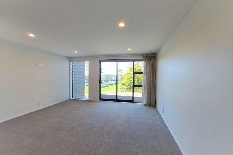 Photo of property in 24 Memorial Park Lane, Hobsonville, Auckland, 0618