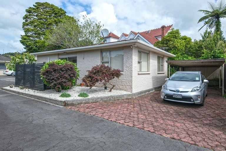 Photo of property in 65 Victoria Road, New Plymouth, 4310