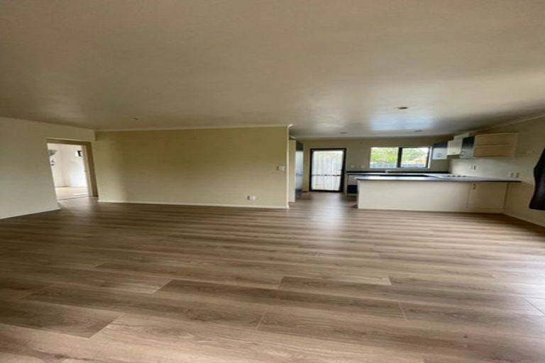 Photo of property in 6 Marlene Avenue, Te Atatu South, Auckland, 0610