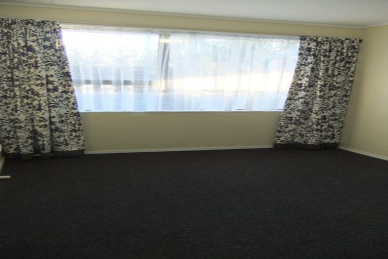 Photo of property in 4 Bryce Place, Kelvin Grove, Palmerston North, 4414