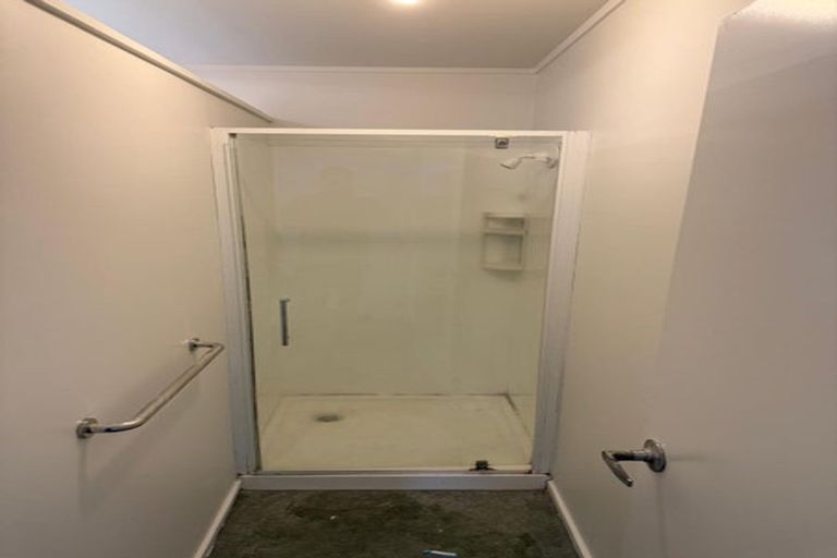 Photo of property in 10 Kaponga Crescent, New Lynn, Auckland, 0600