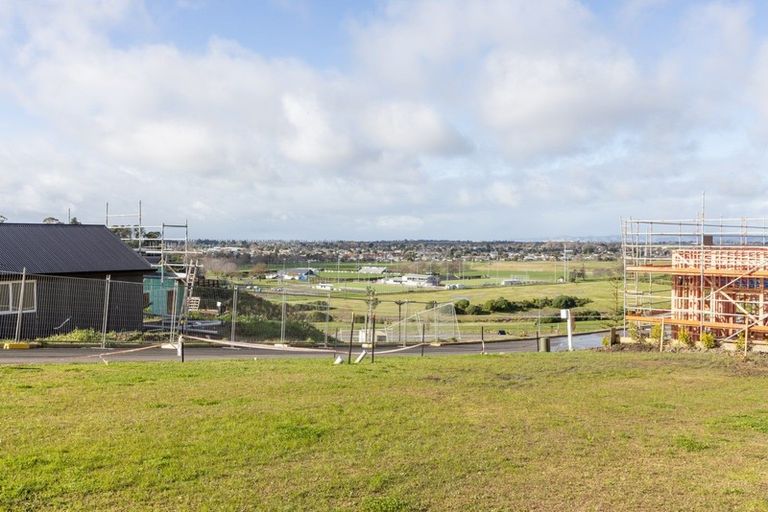 Photo of property in 93 Oak Road, Poraiti, Napier, 4112