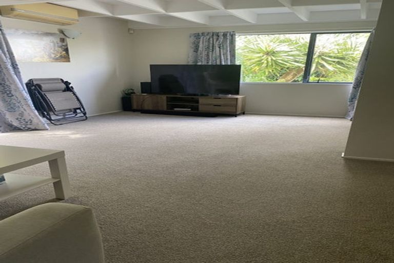 Photo of property in 2/147 Spinella Drive, Bayview, Auckland, 0629