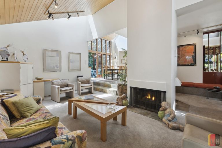 Photo of property in 14 Kingsclere Place, Goodwood Heights, Auckland, 2105