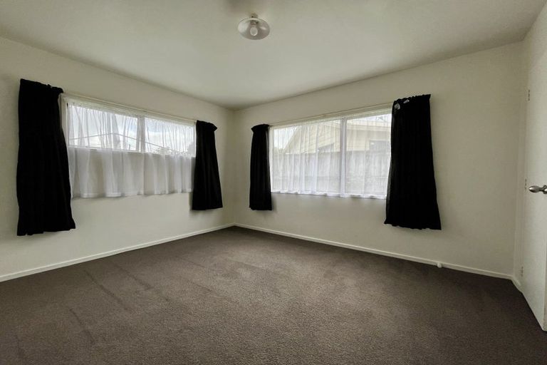 Photo of property in 399b Roscommon Road, Clendon Park, Auckland, 2103