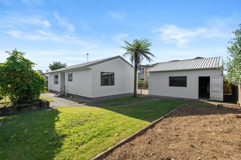 Photo of property in 2/4 Laurie Avenue, Papakura, 2110