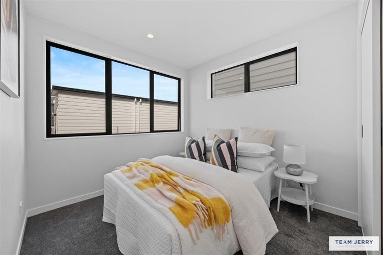 Photo of property in 63 Whare Kauri Road, Papakura, 2110