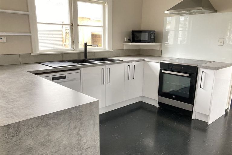 Photo of property in 146 Waikawa Road, Picton, 7220