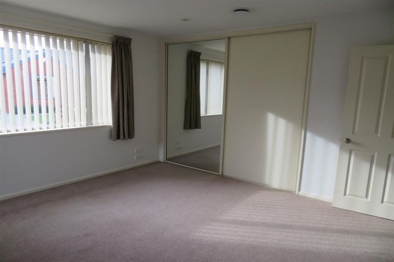 Photo of property in 2 Piper Lane, Beckenham, Christchurch, 8023