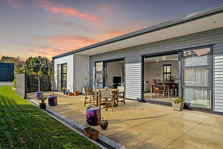 Photo of property in 5 Awanui Crescent, Matakana, Warkworth, 0985