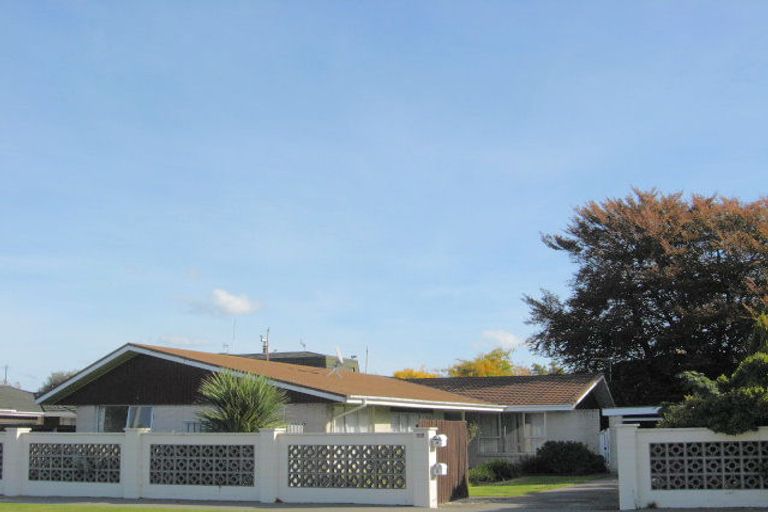 Photo of property in 2/191 Waimairi Road, Ilam, Christchurch, 8041