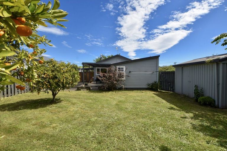 Photo of property in 6 Davy Street, Carterton, 5713