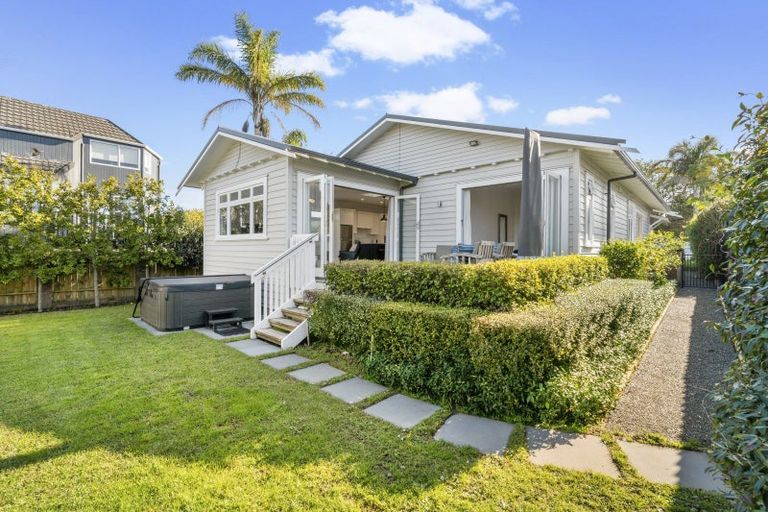 Photo of property in 7 Bruce Street, Northcote Point, Auckland, 0627