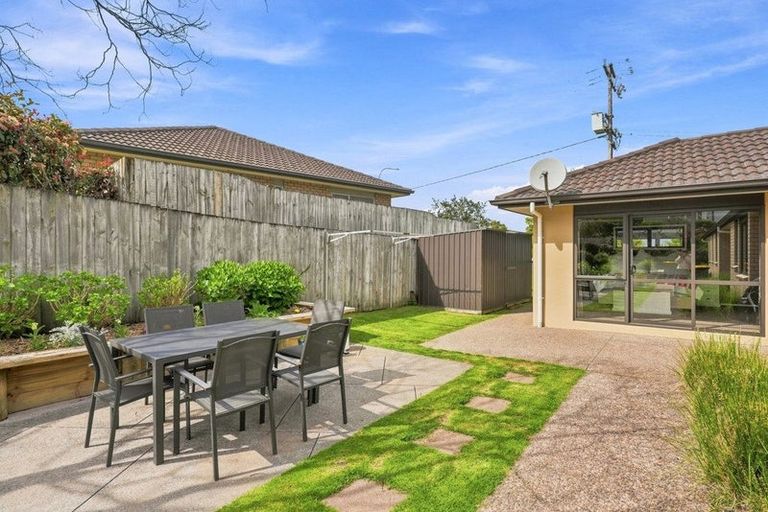 Photo of property in 2 Flavell Drive, Orewa, 0931