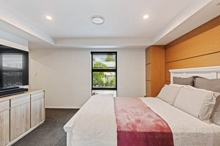 Photo of property in 12 Mackillop Way, Brooklands, New Plymouth, 4310