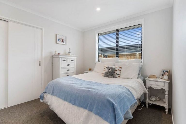 Photo of property in 2 Routeburn Lane, Karaka, 2124