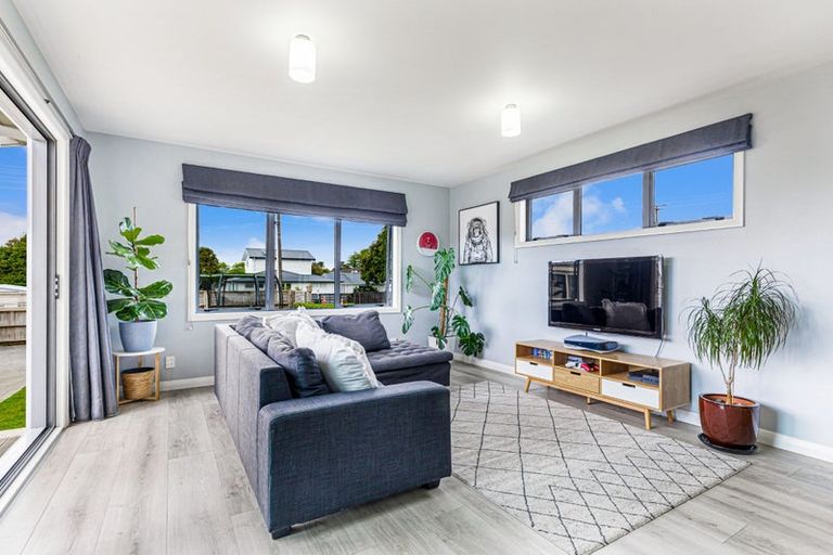 Photo of property in 103a Wharf Road, Te Atatu Peninsula, Auckland, 0610