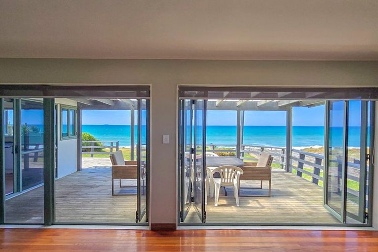 Photo of property in 167 Pukehina Parade, Pukehina, 3189