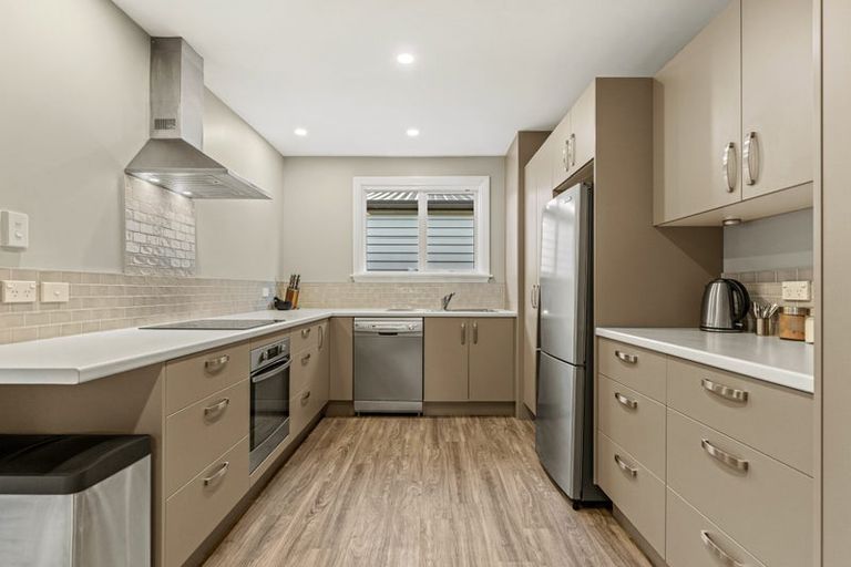 Photo of property in 302b Wainoni Road, Avondale, Christchurch, 8061