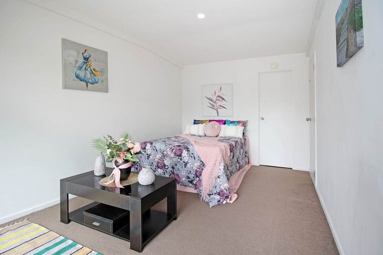 Photo of property in 10/58 Manuroa Road, Takanini, 2112