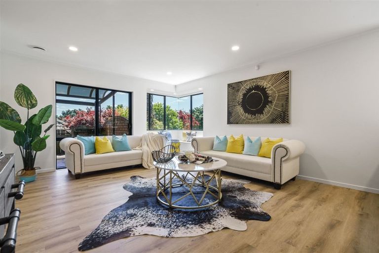 Photo of property in 44 Wairere Road, The Gardens, Auckland, 2105