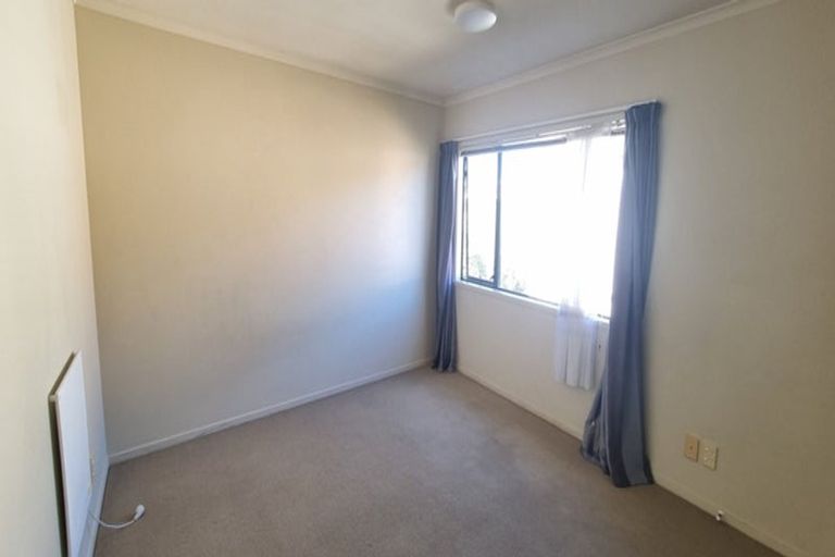 Photo of property in 47 Tiri Tiri Road, Birkdale, Auckland, 0626