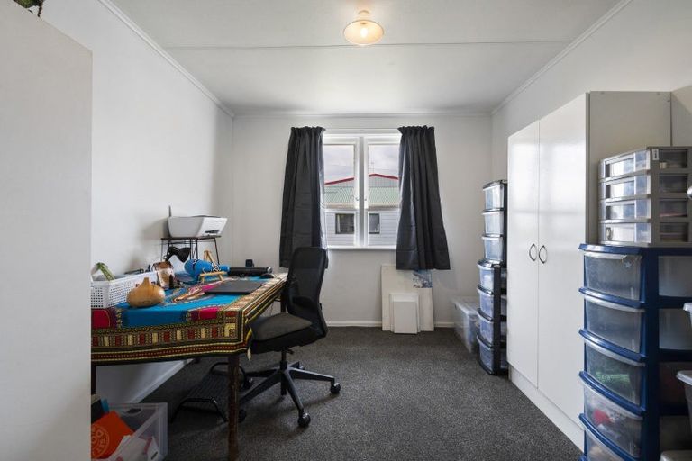 Photo of property in 19 Shamrock Street, Levin, 5510