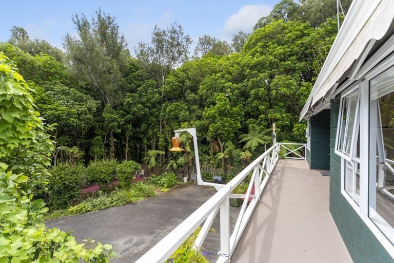 Photo of property in 15b Kakariki Grove, Waikanae, 5036