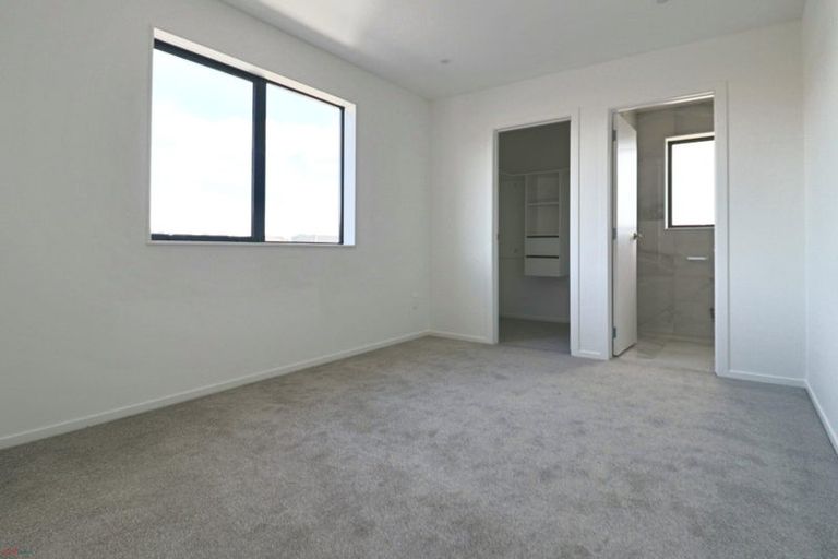 Photo of property in 25 Woven Place, Karaka, Papakura, 2113