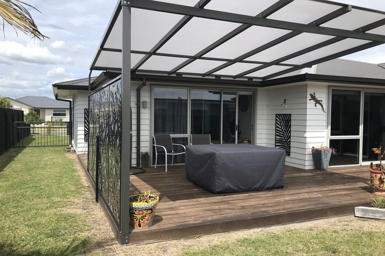 Photo of property in 8 Batty Street, Papamoa Beach, Papamoa, 3118