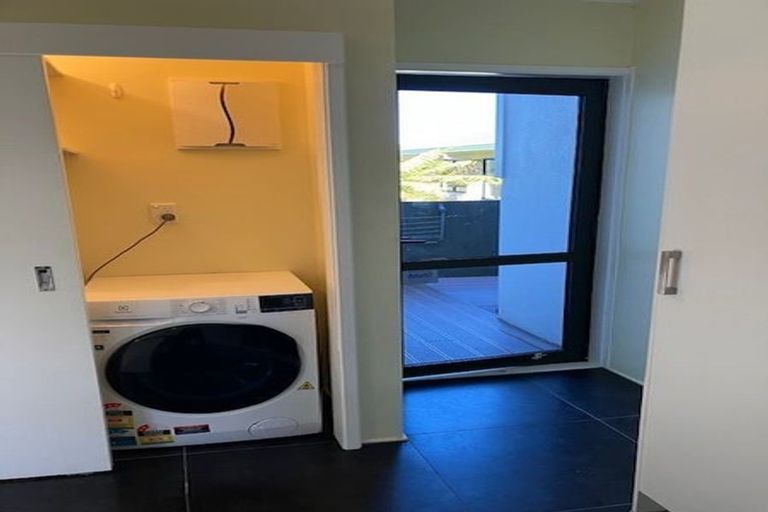 Photo of property in 43 Taioma Crescent, Te Atatu Peninsula, Auckland, 0610