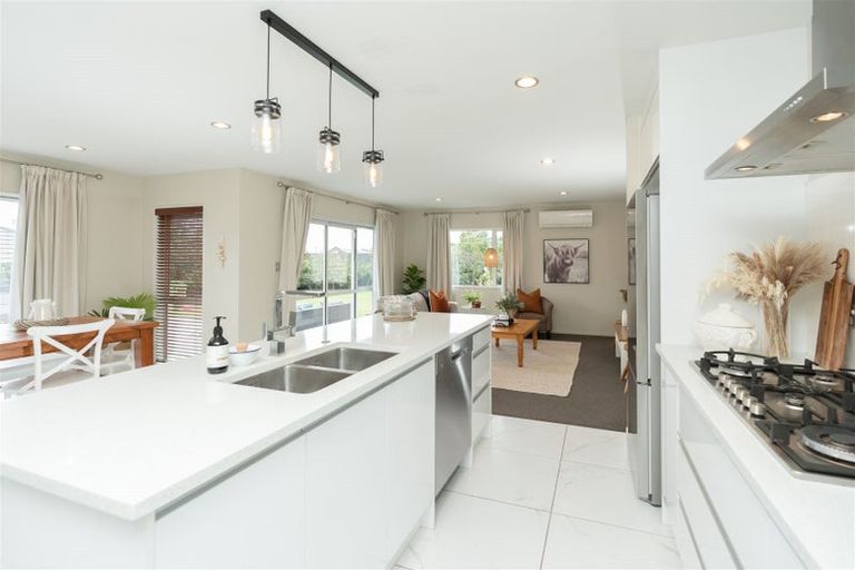 Photo of property in 60 Magellan Rise, Flagstaff, Hamilton, 3210