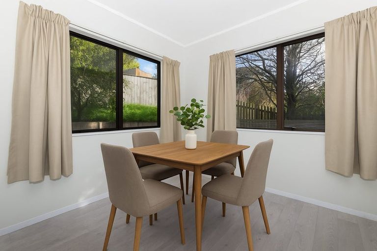 Photo of property in 22 Albatross Close, Whitby, Porirua, 5024