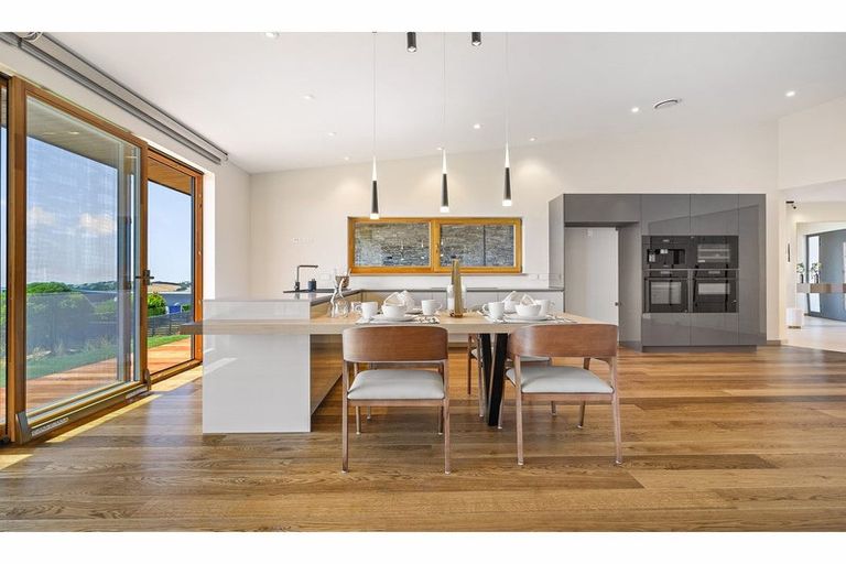 Photo of property in 6 Sowerby Place, Richmond Hill, Christchurch, 8081