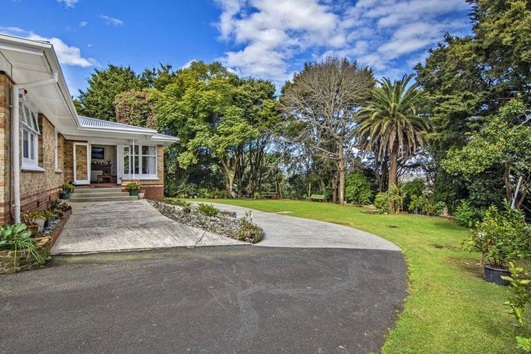Photo of property in 2 Memorial Drive, Parahaki, Whangarei, 0112