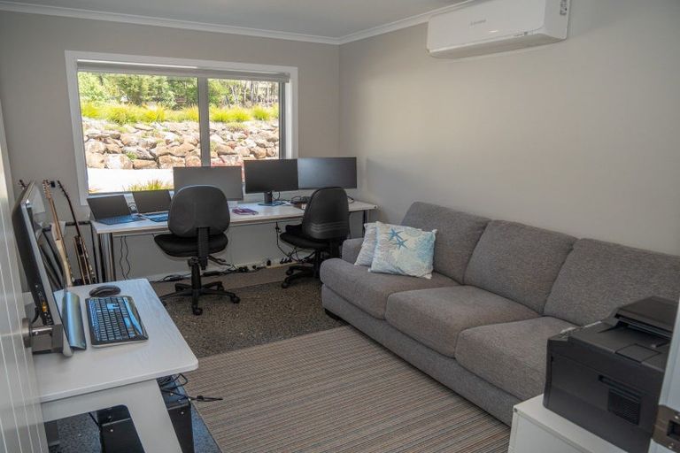 Photo of property in 116 Stratford Drive, Cable Bay, 0420