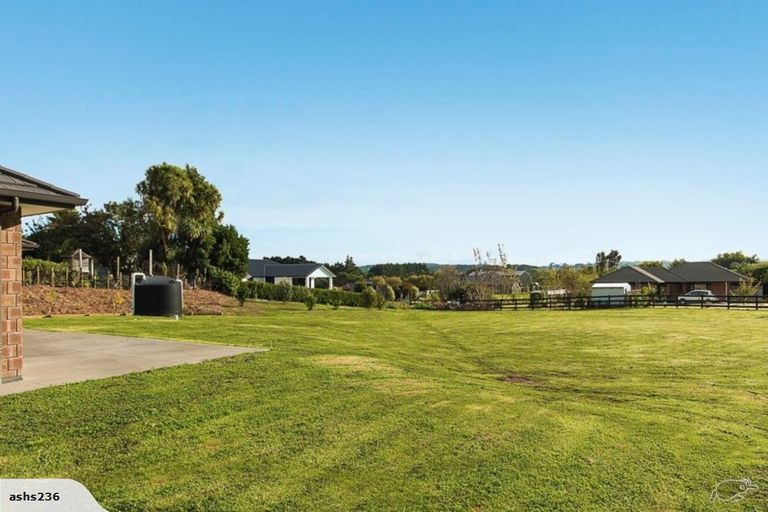 Photo of property in 4 Armstrong Way, Waiuku, 2123