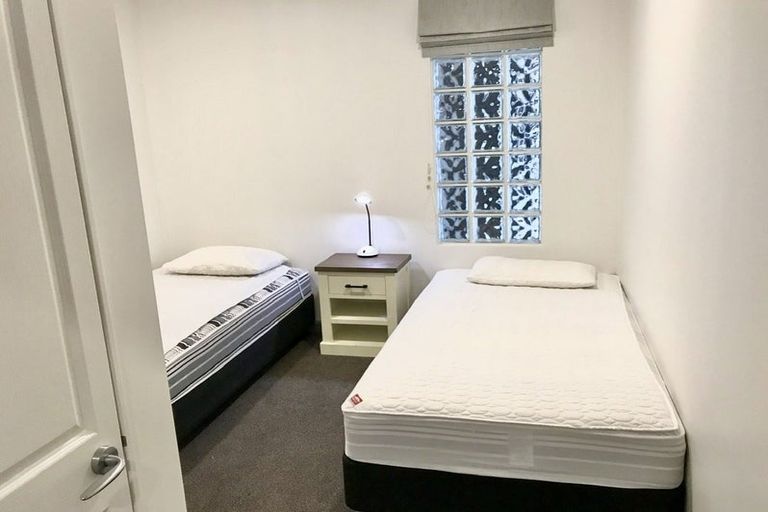 Photo of property in Atrium Towers, 6e/154 The Terrace, Wellington Central, Wellington, 6011