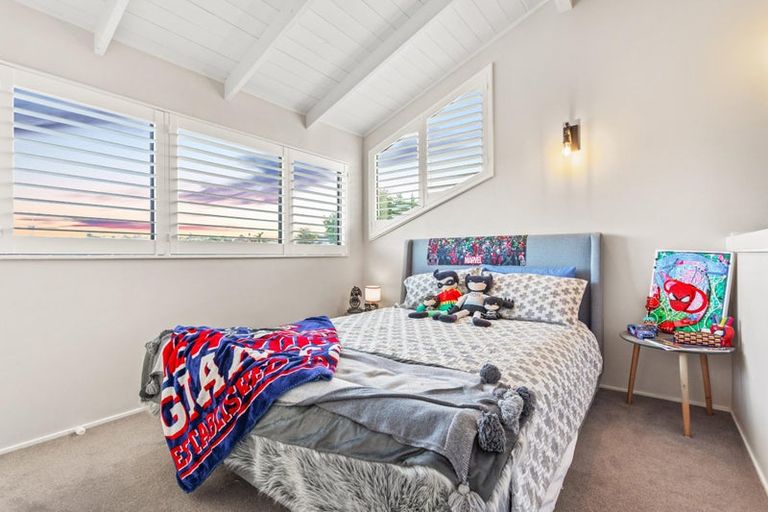 Photo of property in 1/6 Oystergrove Road, West Harbour, Auckland, 0618