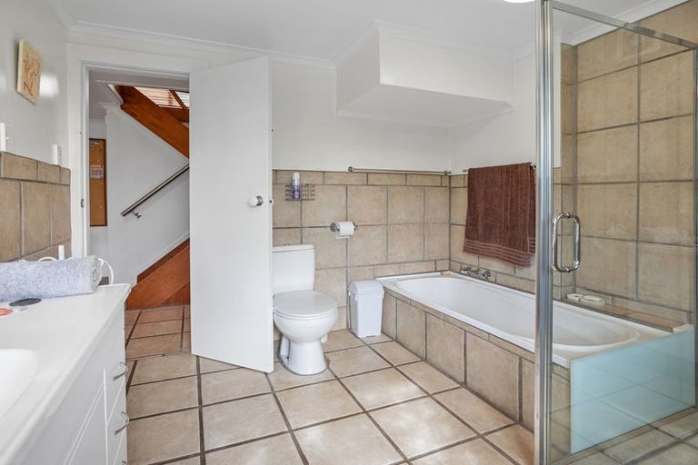 Photo of property in 988 Papamoa Beach Road, Papamoa Beach, Papamoa, 3118