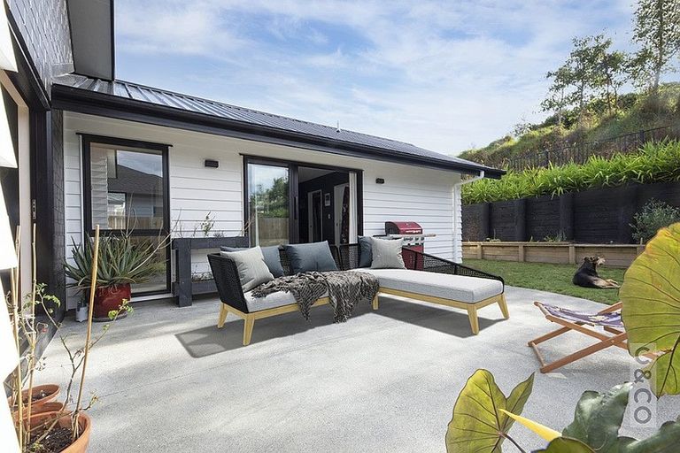 Photo of property in 83 Vinistra Road, Kumeu, 0810