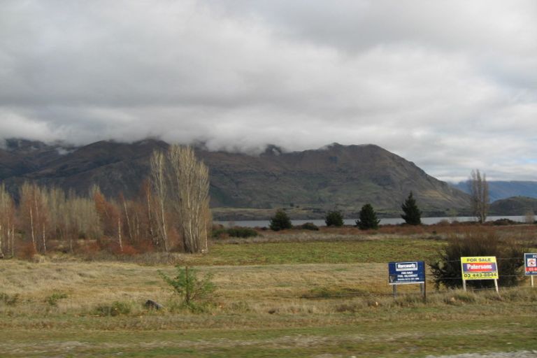 Photo of property in 290 Beacon Point Road, Wanaka, 9305