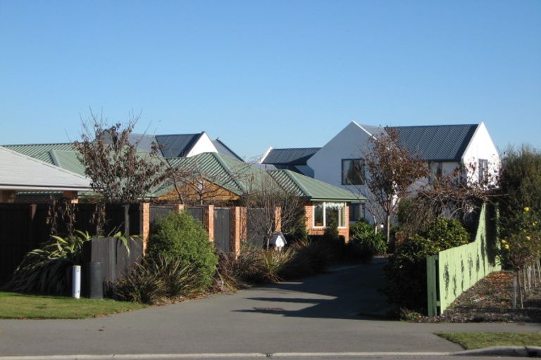 Photo of property in 68 Blue Gum Place, New Brighton, Christchurch, 8083